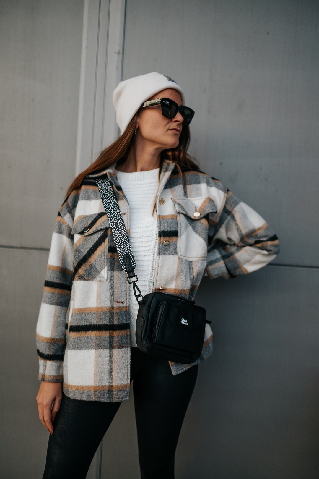 #pas-za-torbico_dots-and-spots