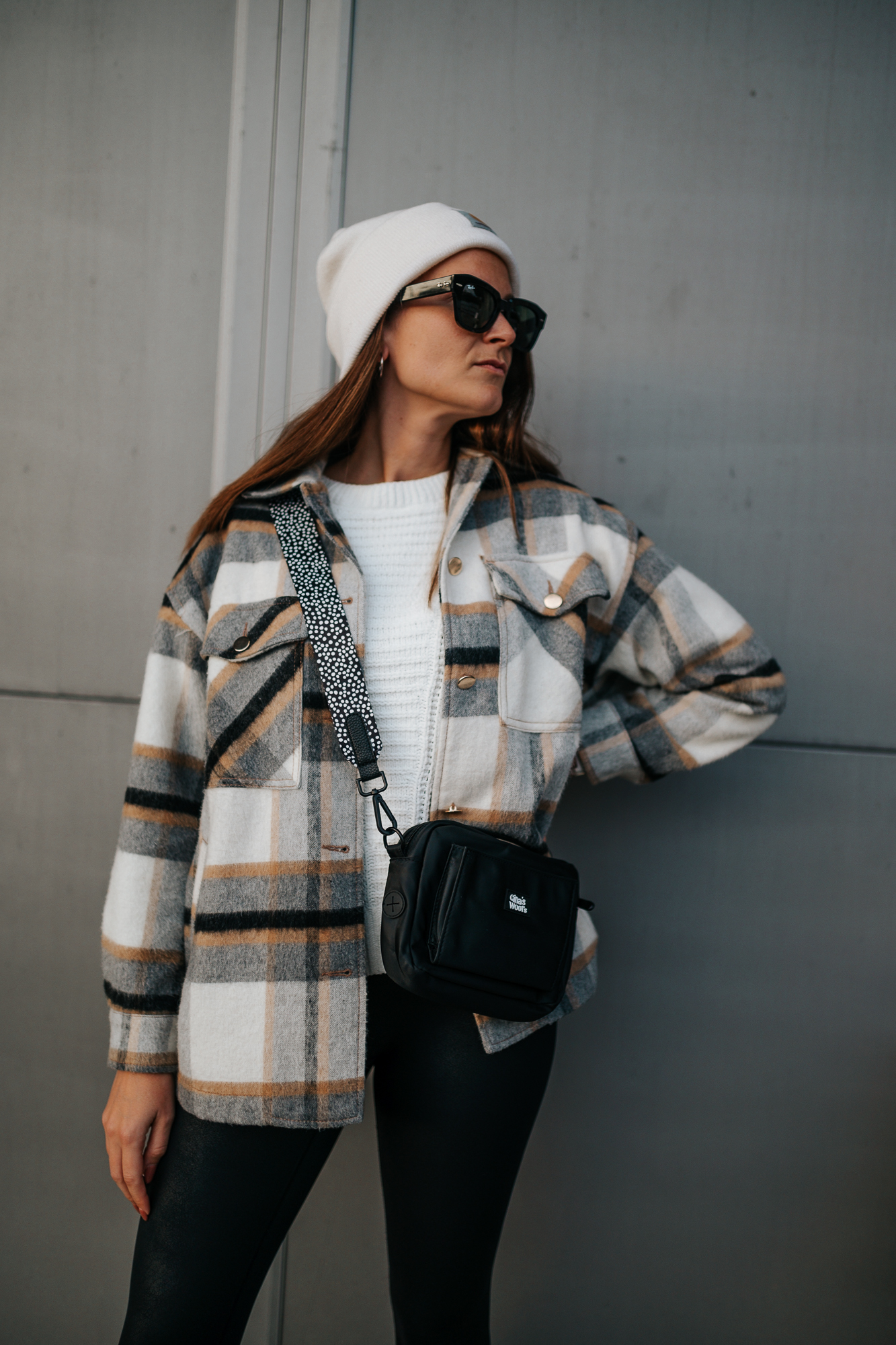 #pas-za-torbico_dots-and-spots